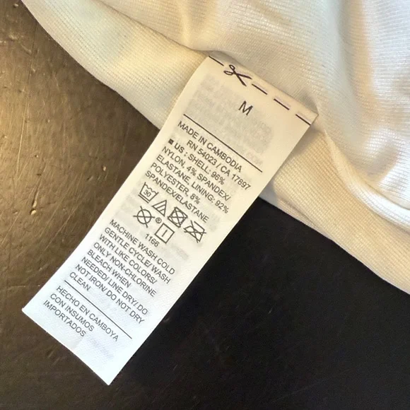 Old Navy Striped High-Waisted Cheeky Bikini Bottom size M (never worn) - Picture 2 of 4